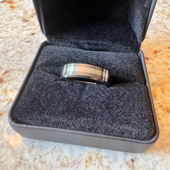 Triton 8mm Tungsten Carbide and Black Ceramic Bevel Edge Comfort Fit Band - Picture 1 of 6